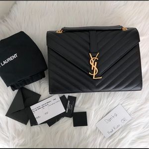 Like New ✅ Authentic YSL Envelope bag.